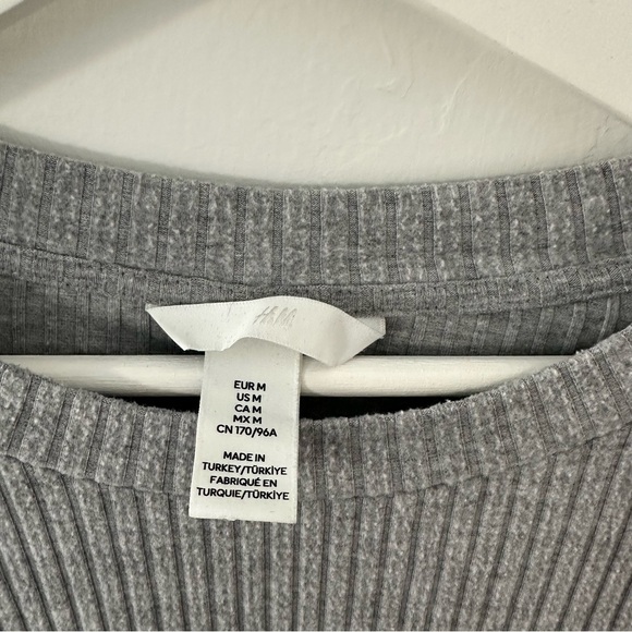 H&M Gray Long Sleeve Ribbed Sweater - Picture 3 of 4